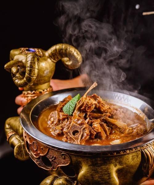 《冰川蝎子出装符文攻略》（打造最强的冰川蝎子，尽显实力）