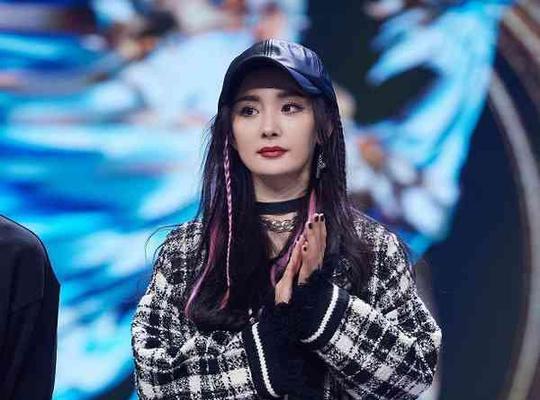 《杨幂游戏出装最新攻略——征战游戏世界的女神》（为你提供全面指南，杨幂游戏装备推荐一网打尽！）